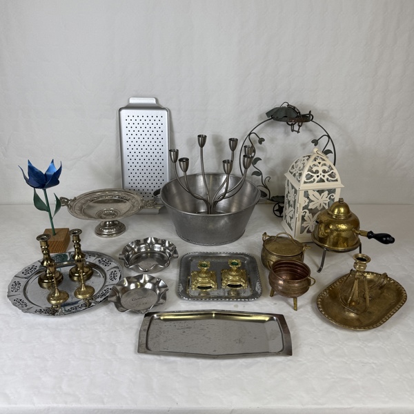Diverse metallföremål.