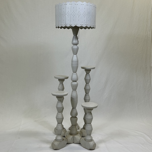 Golvlampa/blombord, trä, 1900-tal.