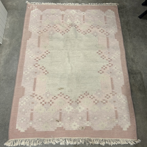 Matta, röllakan, signerad R.P.