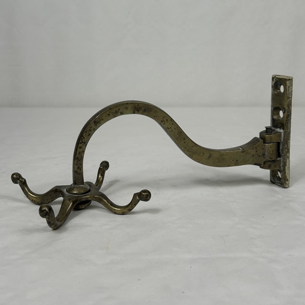 Studenthängare, mässing.