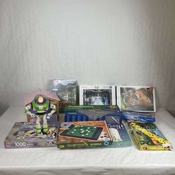 Spel, pussel och leksaker.