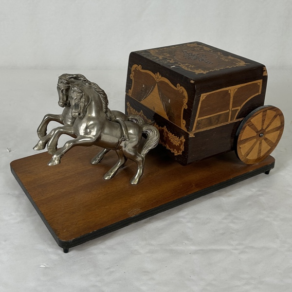 Speldosa, häst med vagn, 1900-tal.