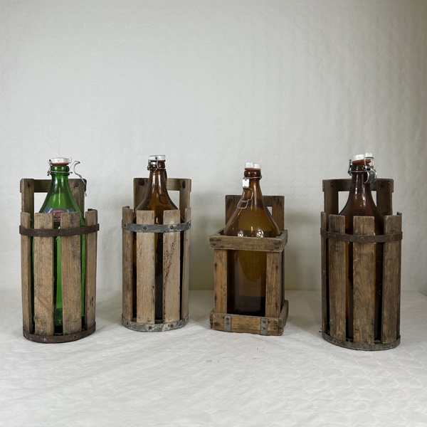 Svagdricksflaskor med ställ, 4st, 1900-tal.