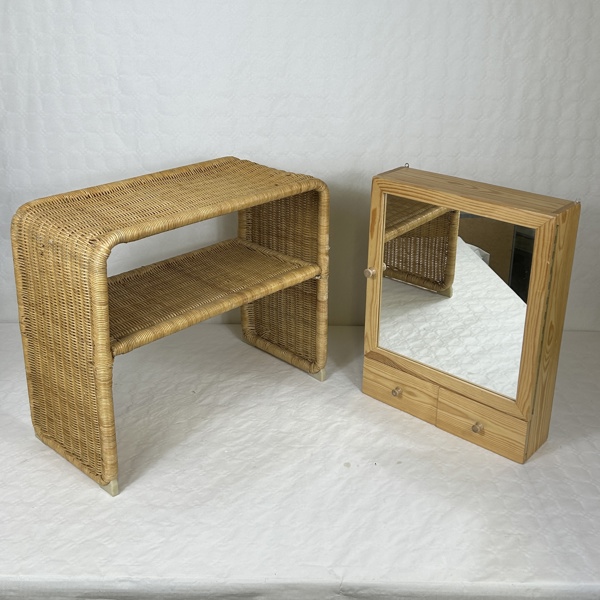 Sängbord och väggskåp, 1900-tal.