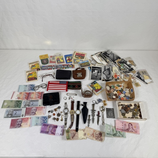 Bijouterier, sedlar och vykort m.m.