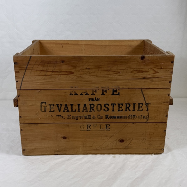 Trälåda, "Kaffe från Gevaliarosteriet", 1900-tal.
