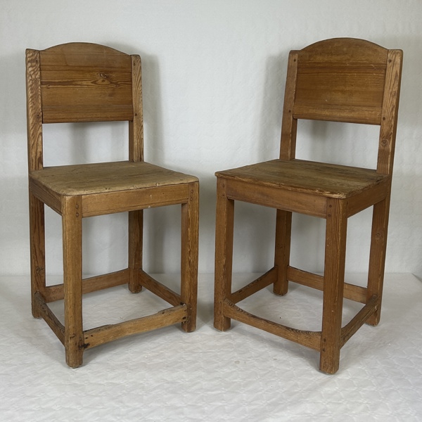 Stolar, ett par, allmoge, 1800-tal.