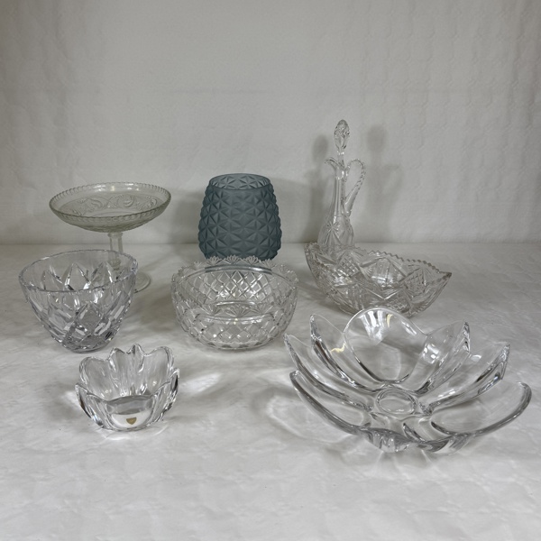 Vaser och skålar, 7 delar, glas.