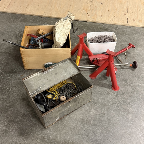 Diverse verktyg och redskap m.m.