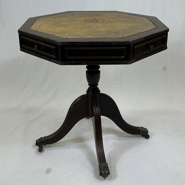 Karusellbord, engelsk stil, 1900-tal.