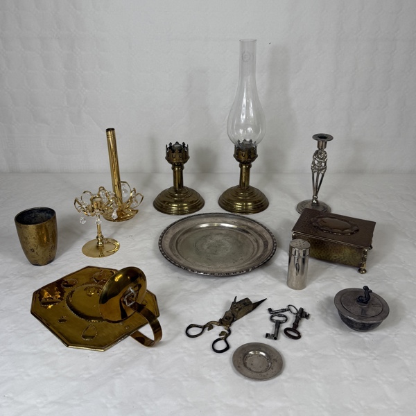 Diverse metallföremål.