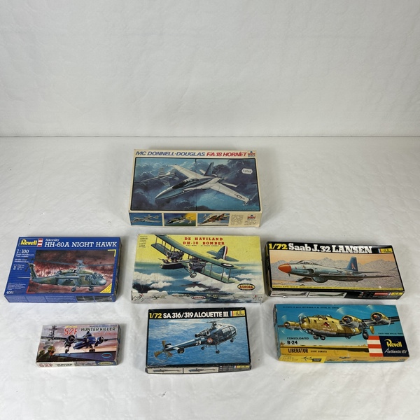 Modellflygplan/helikoptrar, 7st, 1900-tal.