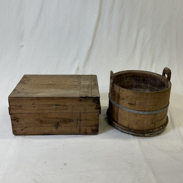 Trälåda, "Margarin", och kärl, allmoge.