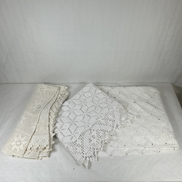 Överkast, 3st, virkat, 1900-tal.