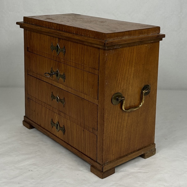 Miniatyrbyrå, gustaviansk/empire, 17/1800-tal.