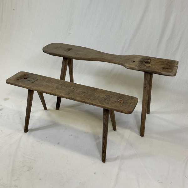 Bänkar, 2st, allmoge, 1800-tal.