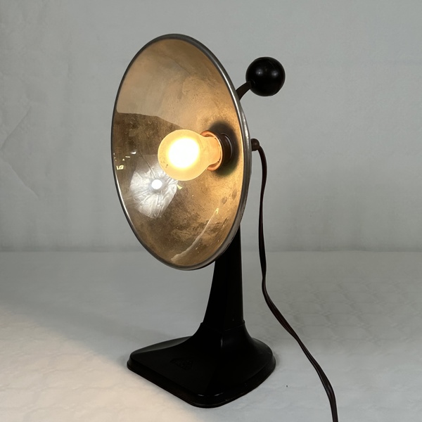 Industrilampa, Protos, 1900-talets mitt.