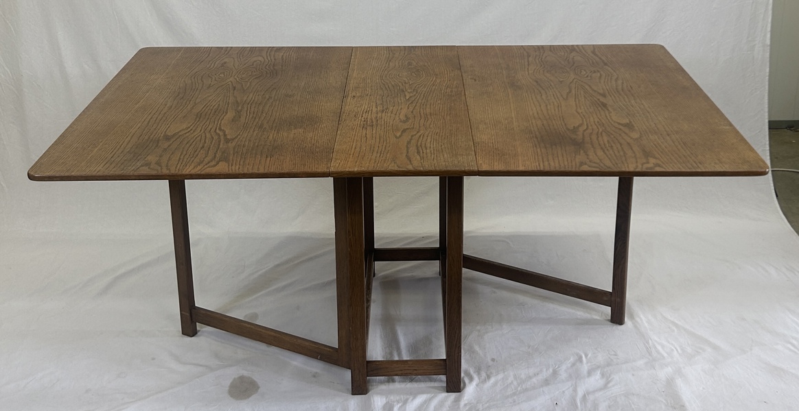 Slagbord samt stolar, 5 delar, 1900-talets första hälft.