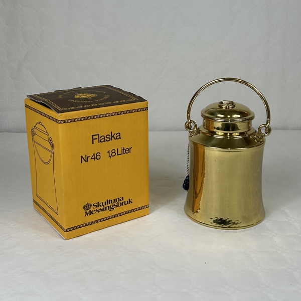 Flaska, mässing, nr. 46, Skultuna.