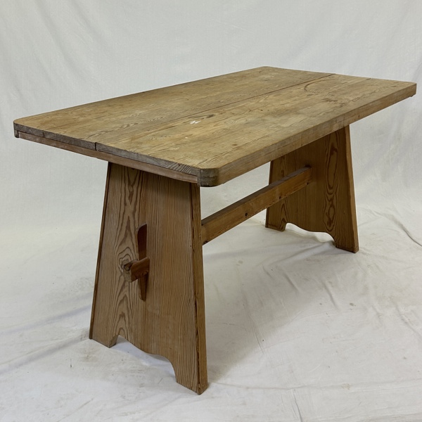 Sportstugemöbel, matbord, furu, 1930/40-tal.