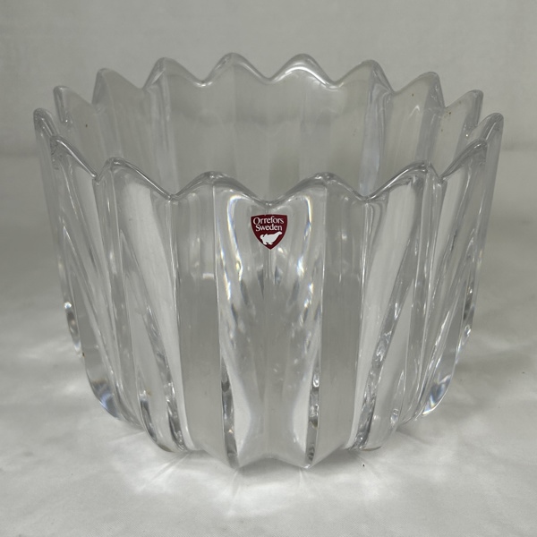 Jan Johansson. Skål, "Fleur", Orrefors.