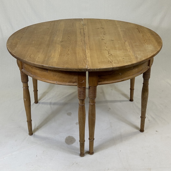 Månbord, furu, 1800-tal.