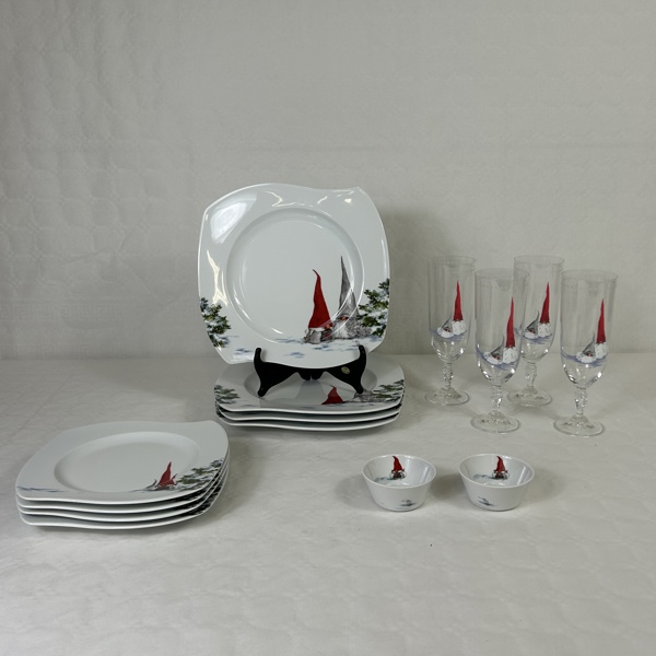 Åsa Götander. Julservis, 14 delar, "Åsas Tomtebod", Fyrklövern.