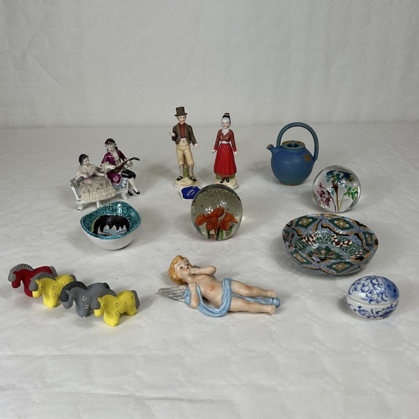 Figuriner och skålar m.m.