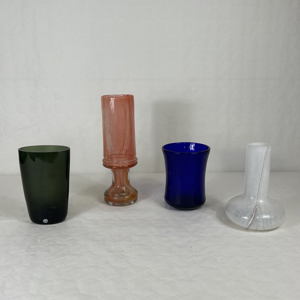 Vaser, 4st, varav två Bertil Vallien och Erik Höglund.