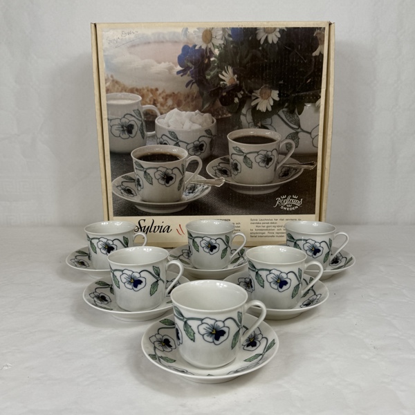 Sylvia Lechovius. Kaffekoppar med fat, "Sylvia", Rörstrand.