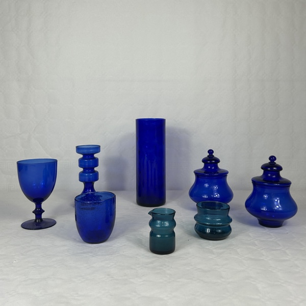 Parti glasföremål.