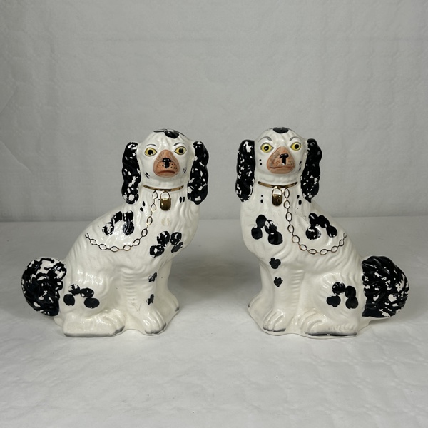 Spishundar, ett par.