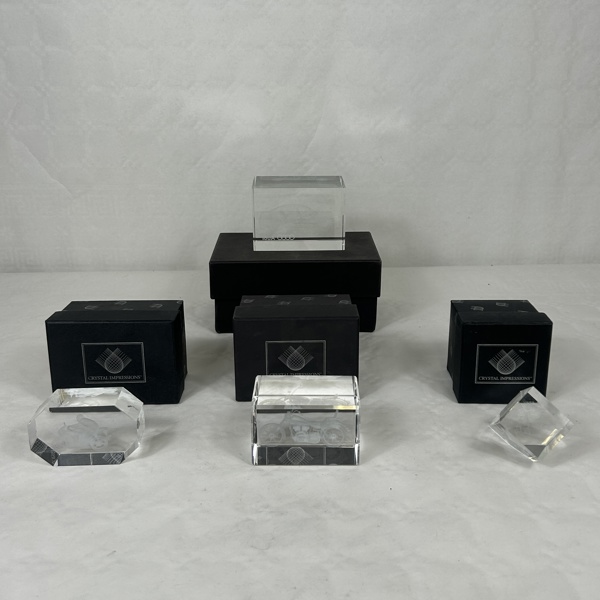 Skulpturer, 4st, fordon, kristall.