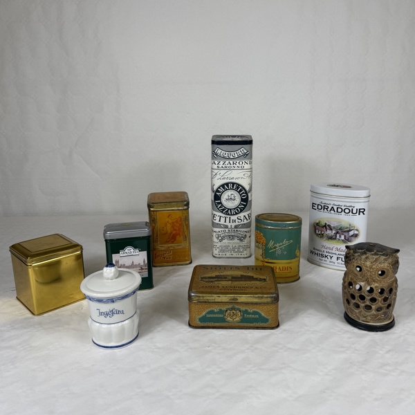 Plåtburkar, 6st, samt ljuslykta och burk.