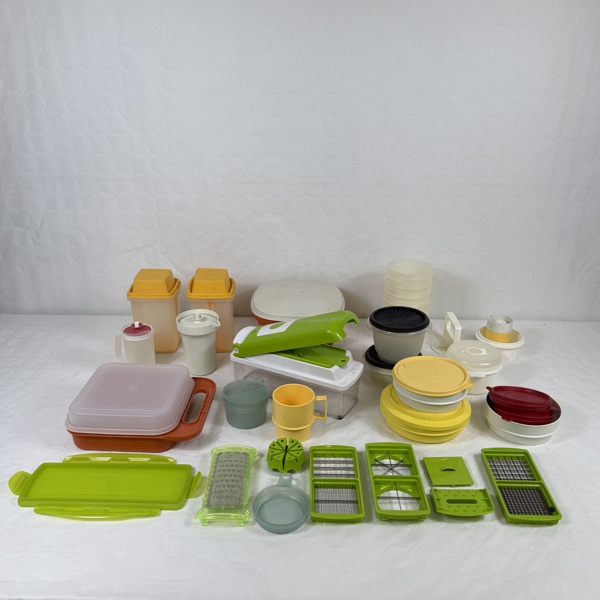 Stort parti Tupperware.