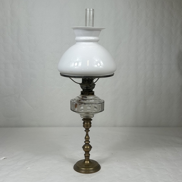 Bordsfotogenlampa, mässing, 1900-tal.