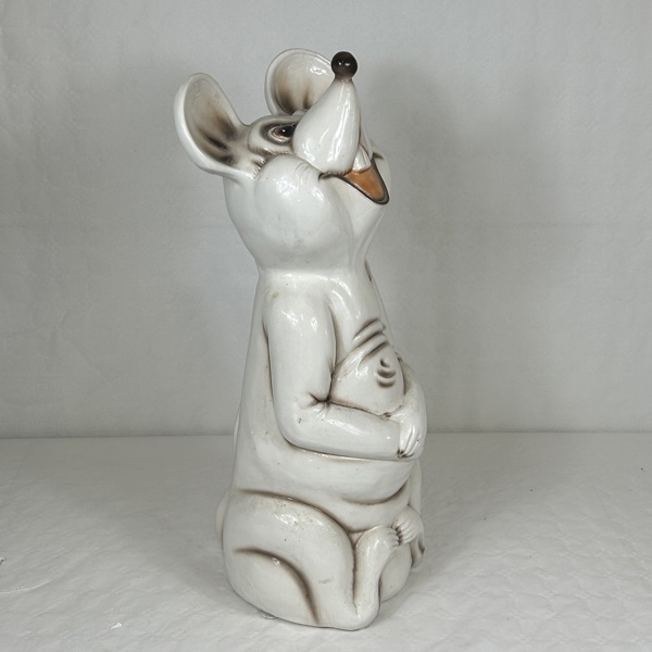 Stor Golvfigurin, mus, 1900-tal. 