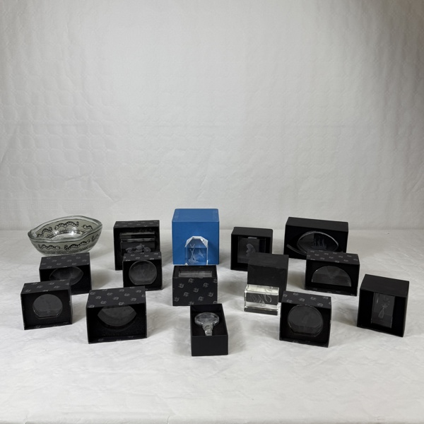 Parti skulpturer, kristall.