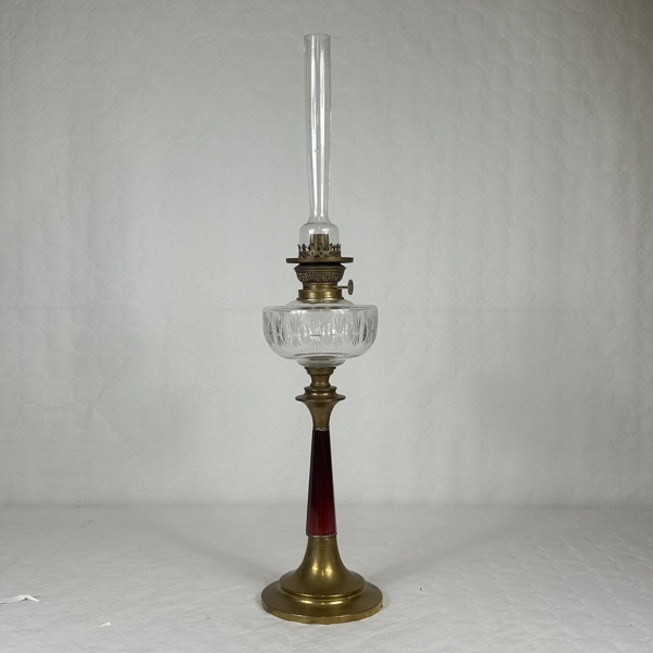 Bordsfotogenlampa, mässing, 1900-tal.