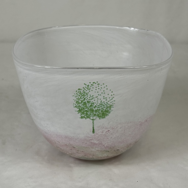 Kjell Engman. Skål, "May", Kosta Boda.