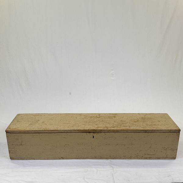 Vapenlåda, trä, 1900-tal.