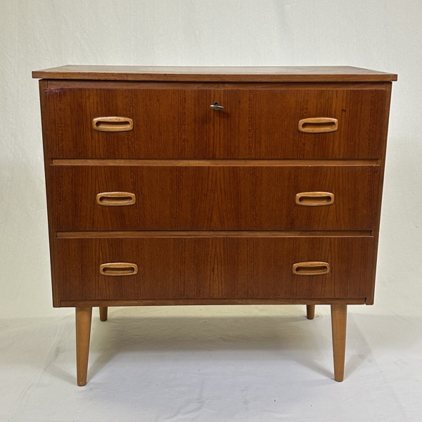 Mindre byrå, teak, 1960-tal.