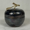 Bonbonjär, i form av äpple, nysilver, 1900-tal.