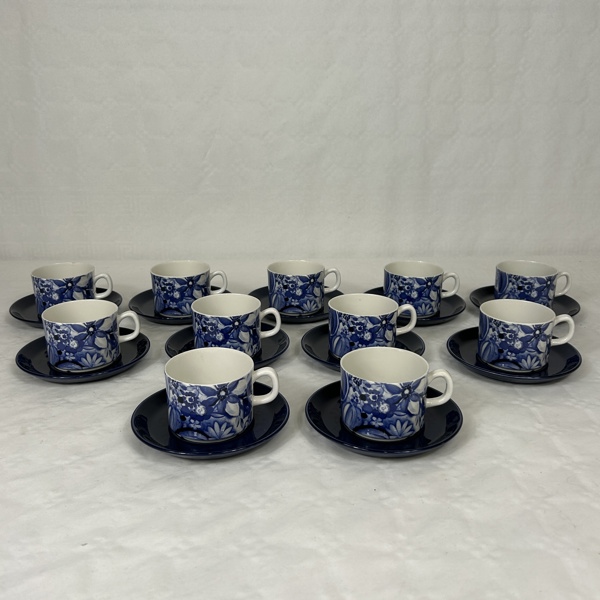 Koppar med fat, 11st, "Blå Ulla", Gefle, 1970-tal.