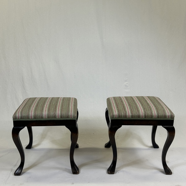 Taburetter, ett par, rokokostil, 1900-tal.