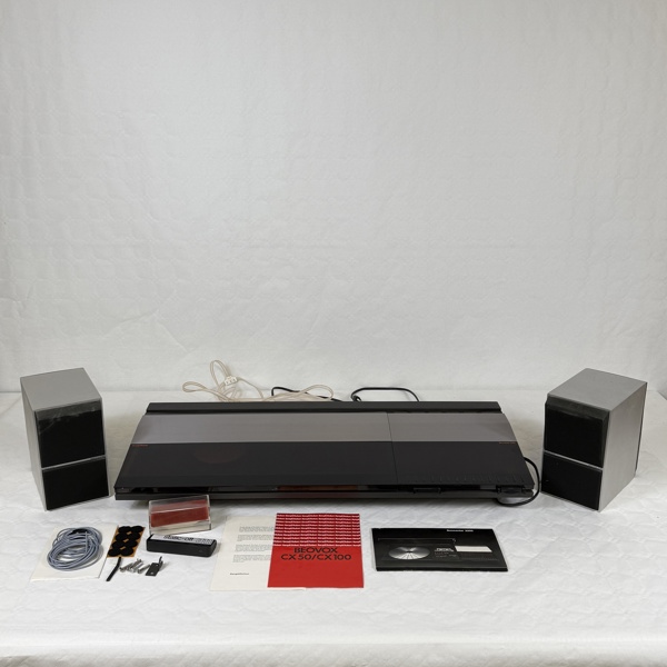 Stereoanläggning, Bang & Olufsen, Beocenter 2200, samt högtalare, ett par.