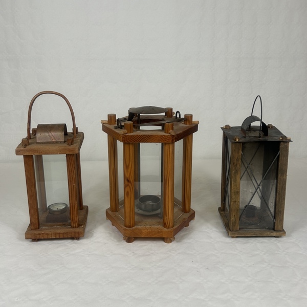 Lyktor, 3st, trä/glas.