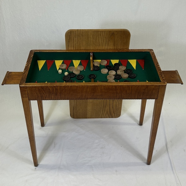 Spelbord med tillbehör, 1900 tal.