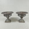 Trädgårdsurnor, ett par, gjutgods.