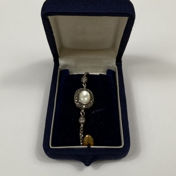 Armband, silver, med pärla.